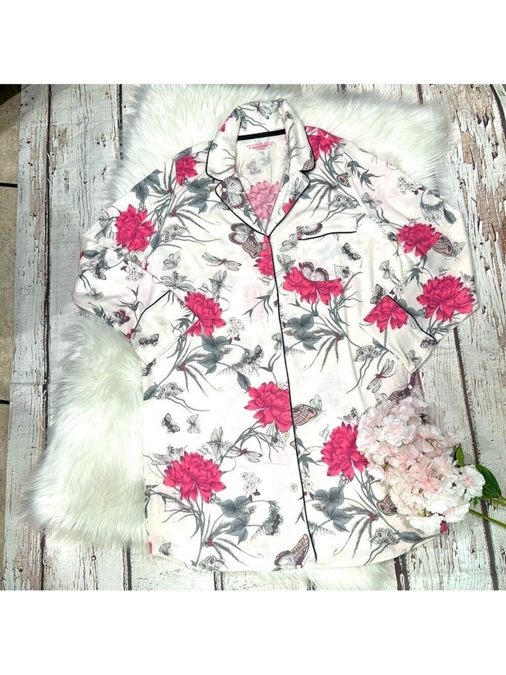 VICTORIA'S SECRET Button Front Soft Sleep shirt Size Medium